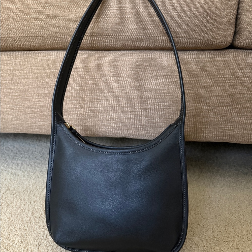Coach Curve Zip Black Leather Shoulder Bag